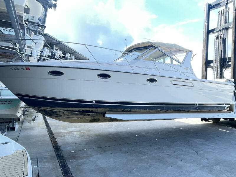 1996 Tiara Yachts 3100 Open