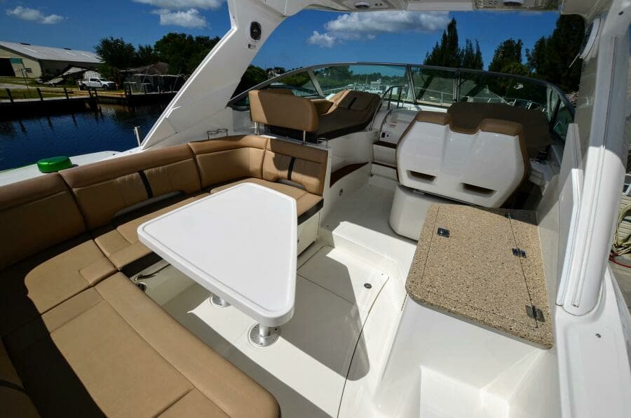 2016 Sea Ray 350 Sundancer