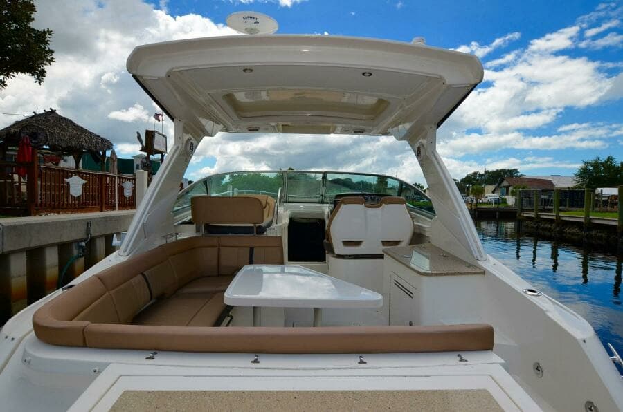 2016 Sea Ray 350 Sundancer