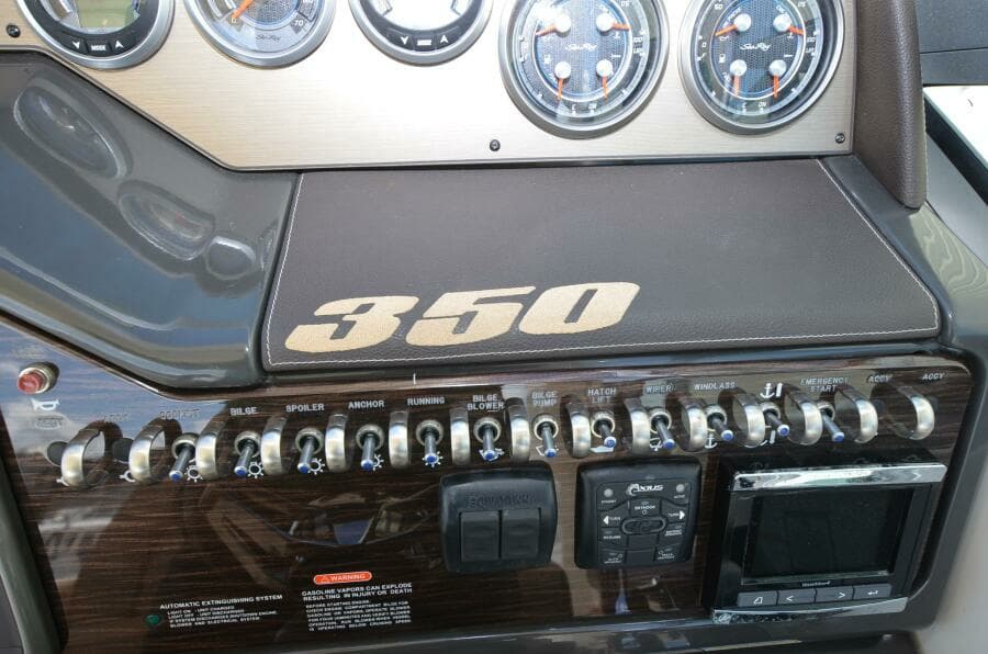 2016 Sea Ray 350 Sundancer