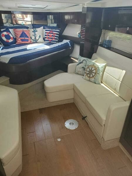 2016 Sea Ray 350 Sundancer