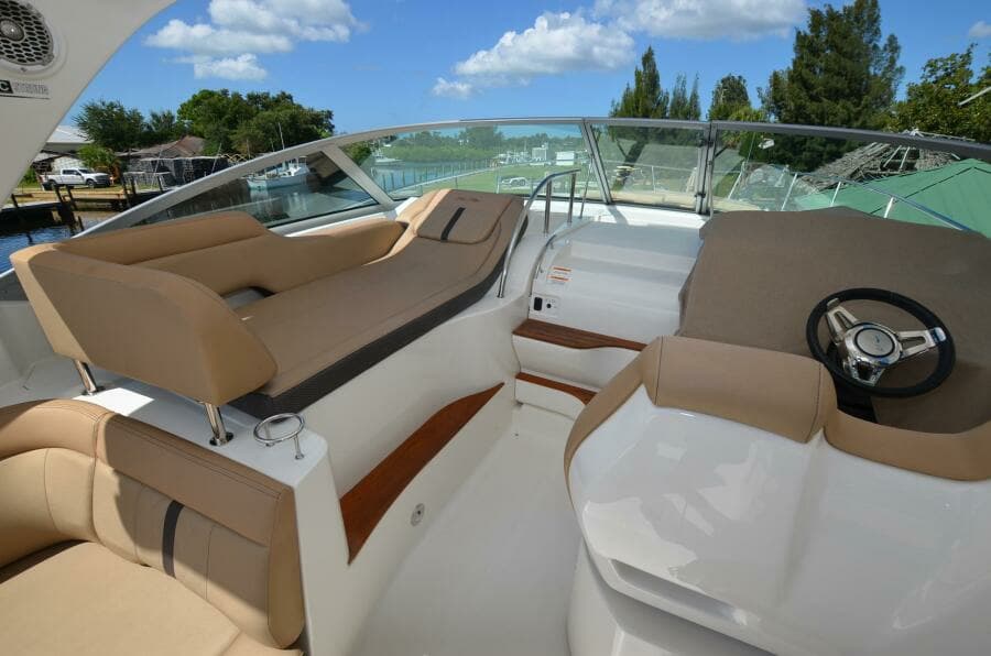 2016 Sea Ray 350 Sundancer