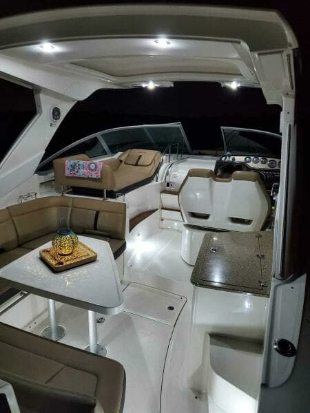 2016 Sea Ray 350 Sundancer