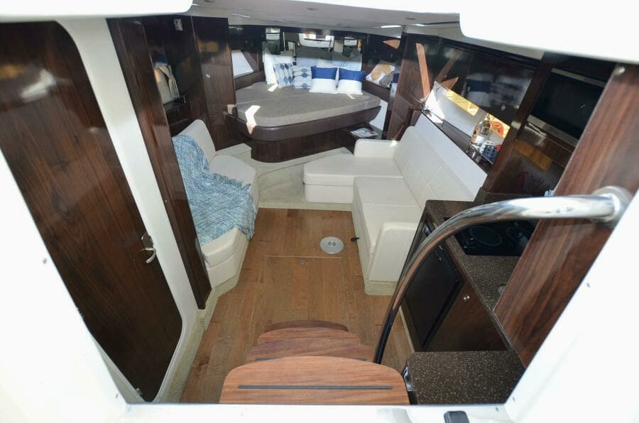 2016 Sea Ray 350 Sundancer