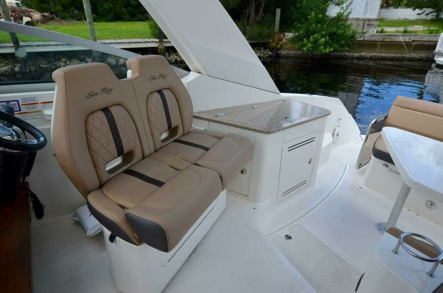 2016 Sea Ray 350 Sundancer