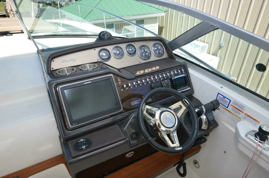 2016 Sea Ray 350 Sundancer