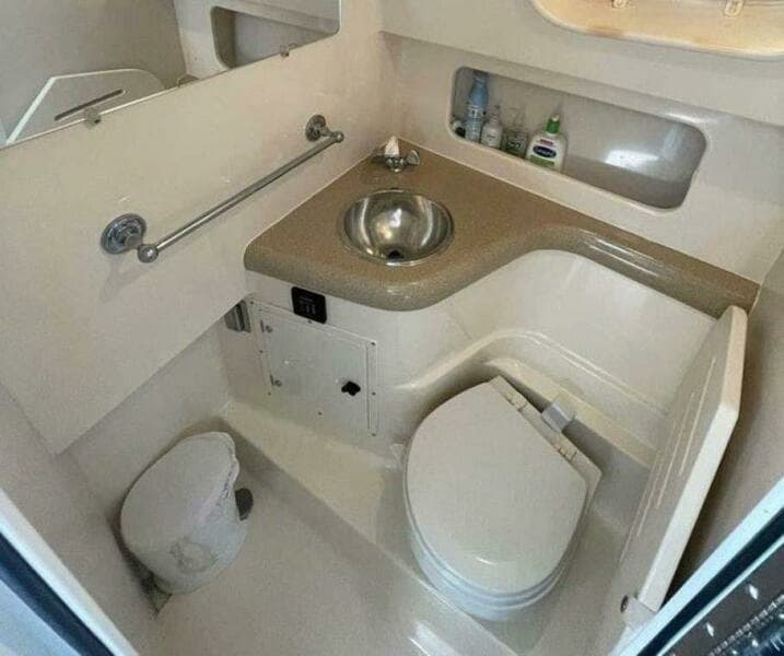 1998 Pursuit 3000 Express