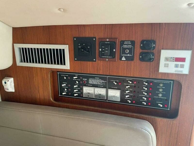 1998 Pursuit 3000 Express