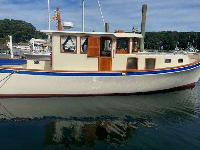 43' Flowers starboard profile