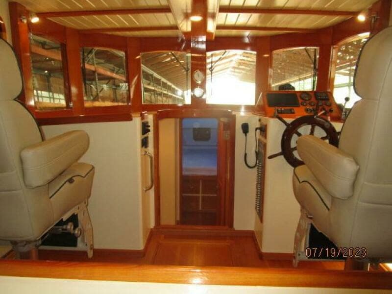 43' Flowers pilothouse forward