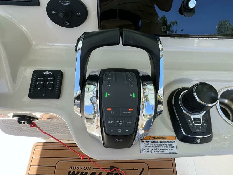 2020 Boston Whaler 