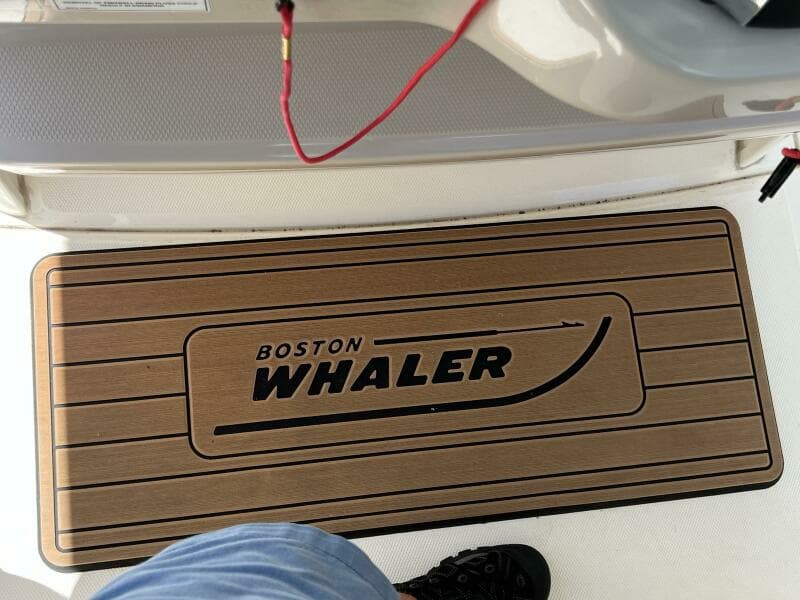 2020 Boston Whaler 