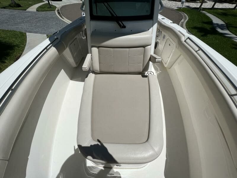 2020 Boston Whaler 