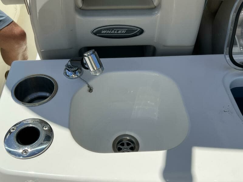 2020 Boston Whaler 