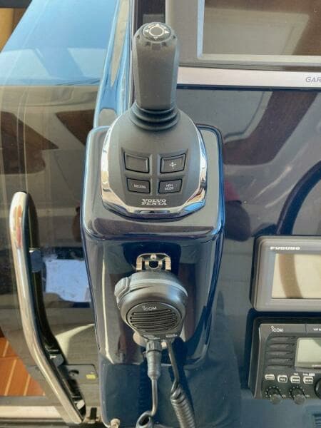 2009 Tiara Yachts 4300 Sovran