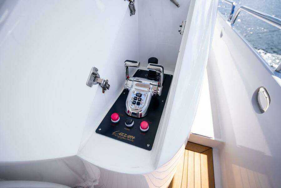 2008 Lazzara Yachts 116