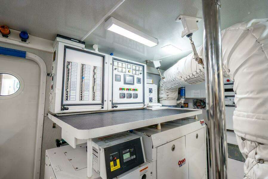 2008 Lazzara Yachts 116