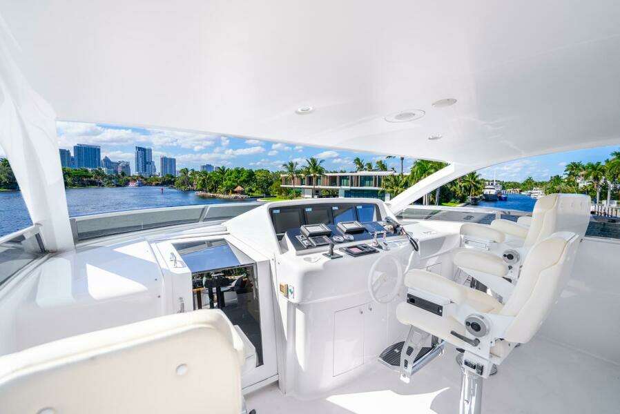 2008 Lazzara Yachts 116