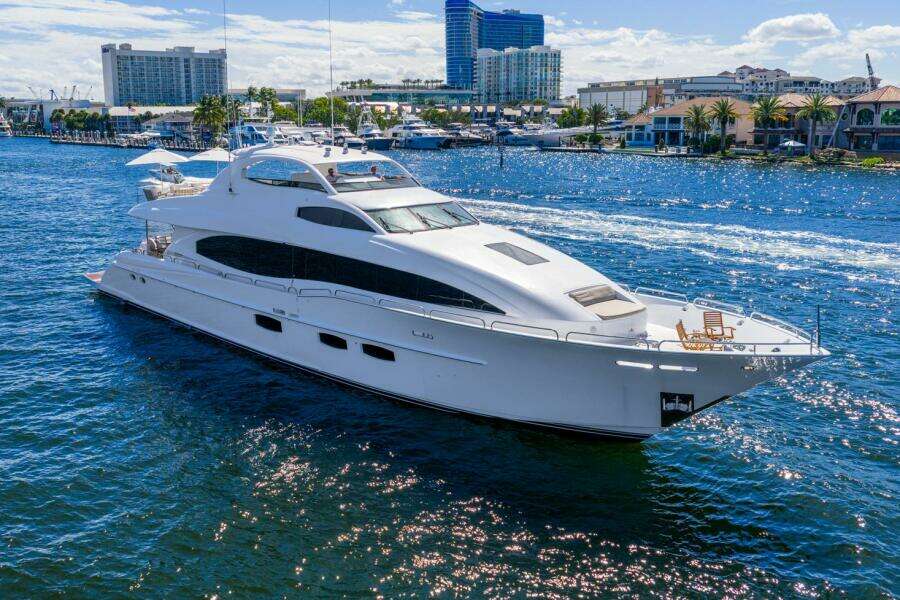 2008 Lazzara Yachts 116