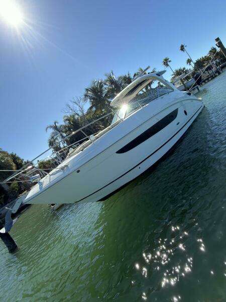 2016 Sea Ray 350 Sundancer