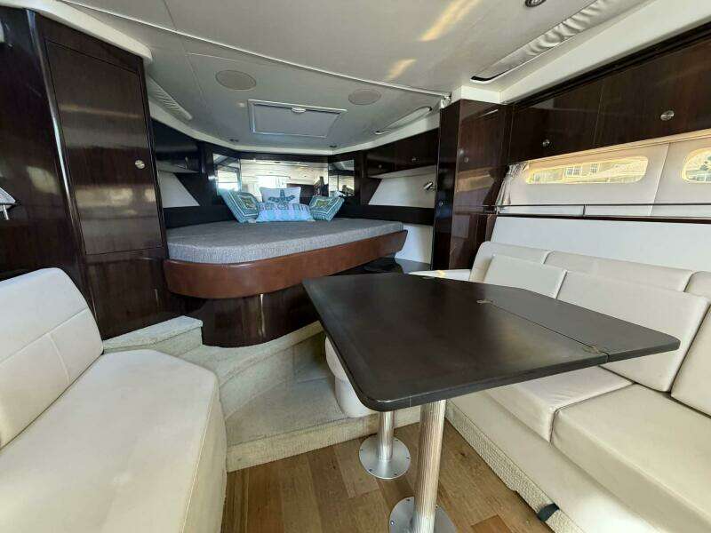 2016 Sea Ray 350 Sundancer