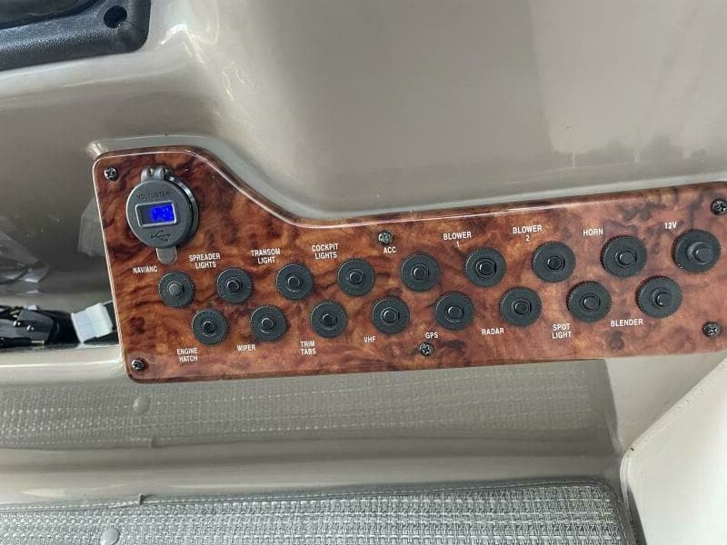 2006 Rinker Express Cruiser