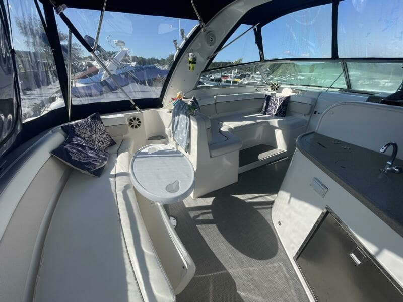 2006 Rinker Express Cruiser