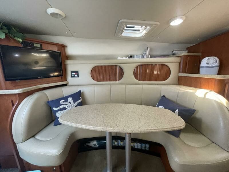 2006 Rinker Express Cruiser