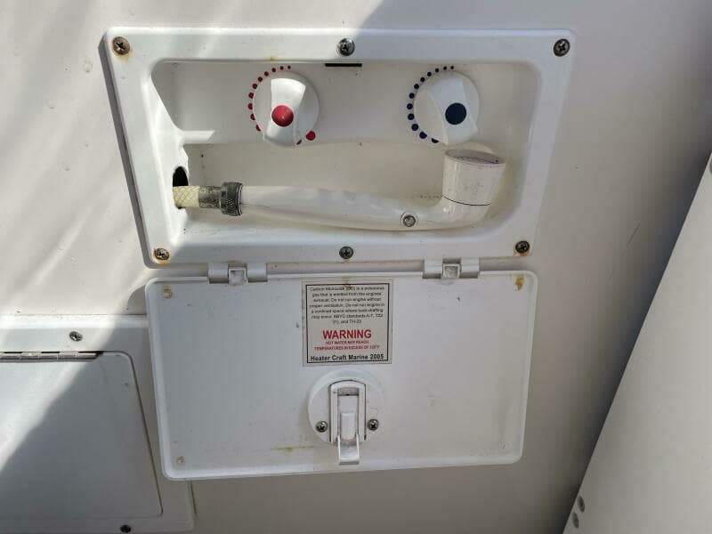 2006 Rinker Express Cruiser