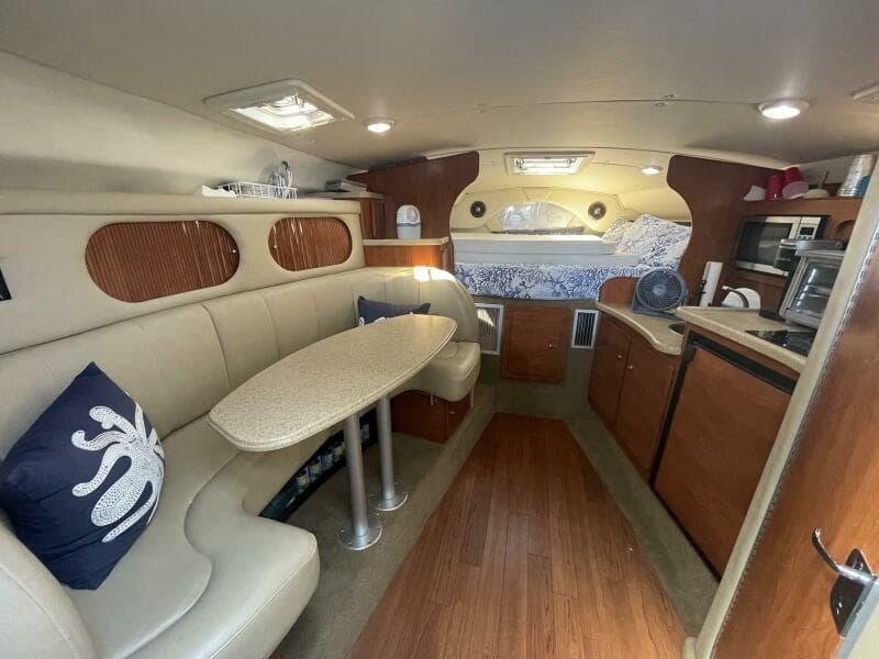 2006 Rinker Express Cruiser