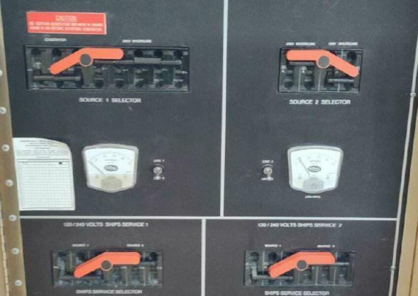 1996 Hatteras 50' Sport Deck