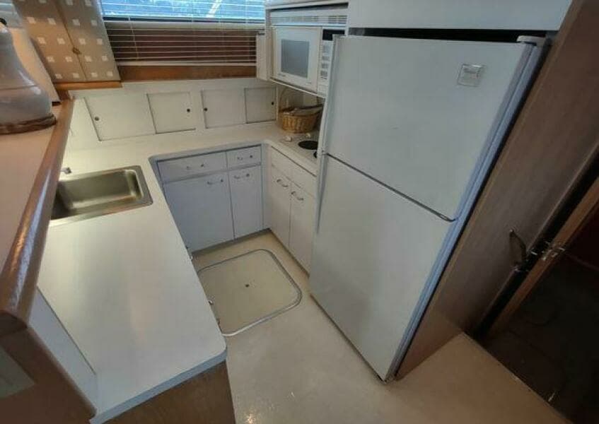 1996 Hatteras 50' Sport Deck