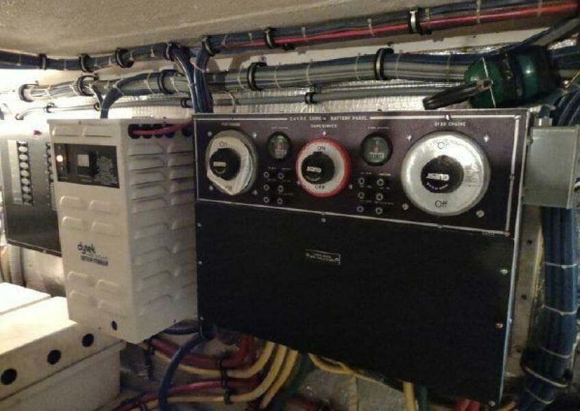 1996 Hatteras 50' Sport Deck