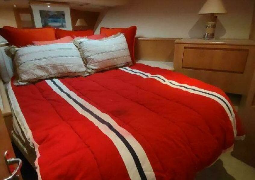 1996 Hatteras 50' Sport Deck