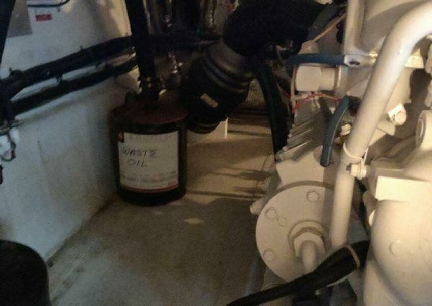 1996 Hatteras 50' Sport Deck