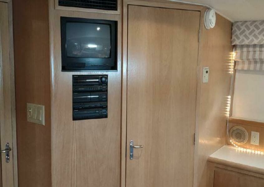 1996 Hatteras 50' Sport Deck