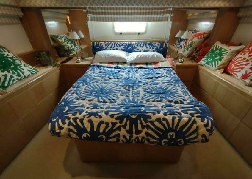 1996 Hatteras 50' Sport Deck