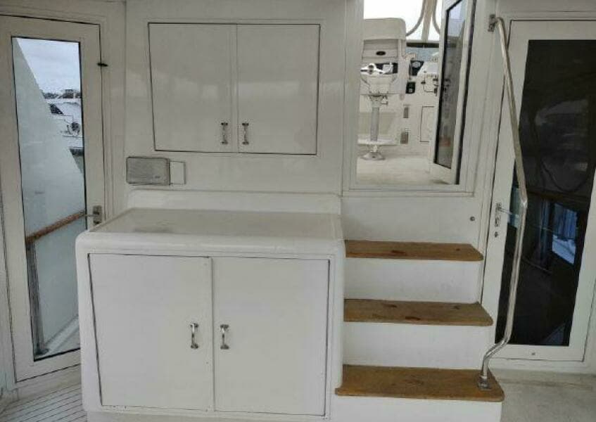 1996 Hatteras 50' Sport Deck