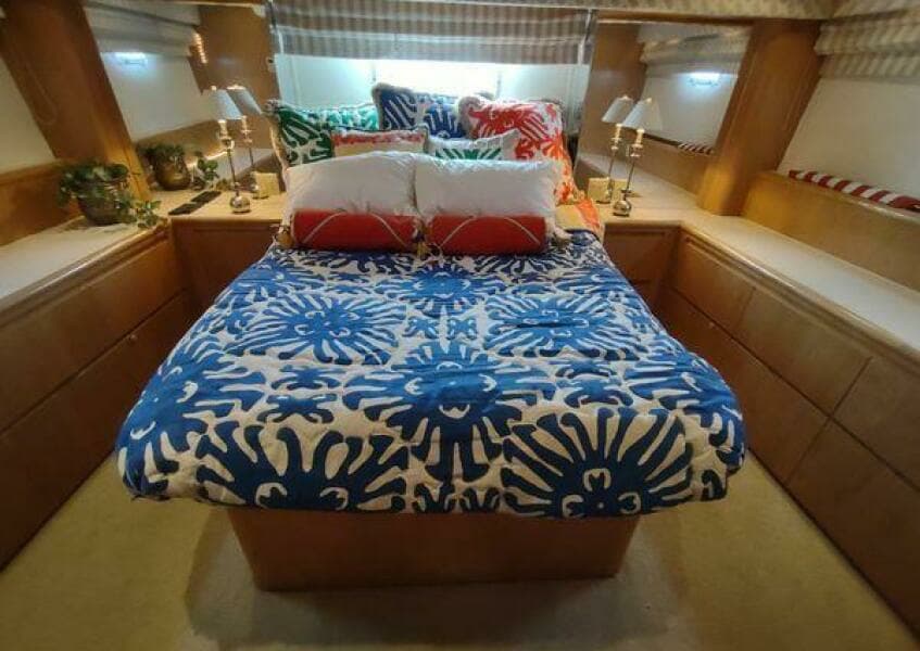1996 Hatteras 50' Sport Deck
