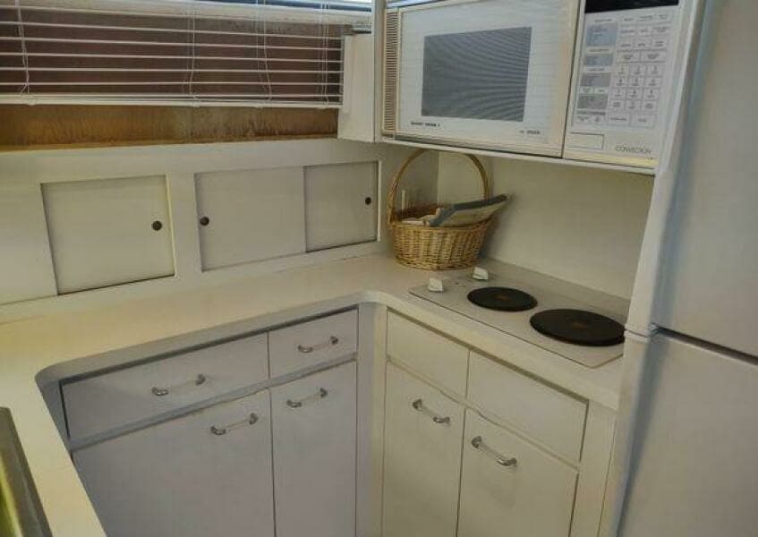 1996 Hatteras 50' Sport Deck