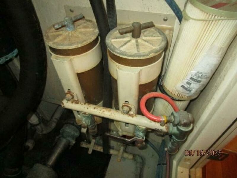 63' Hatteras starboard Racor fuel filters