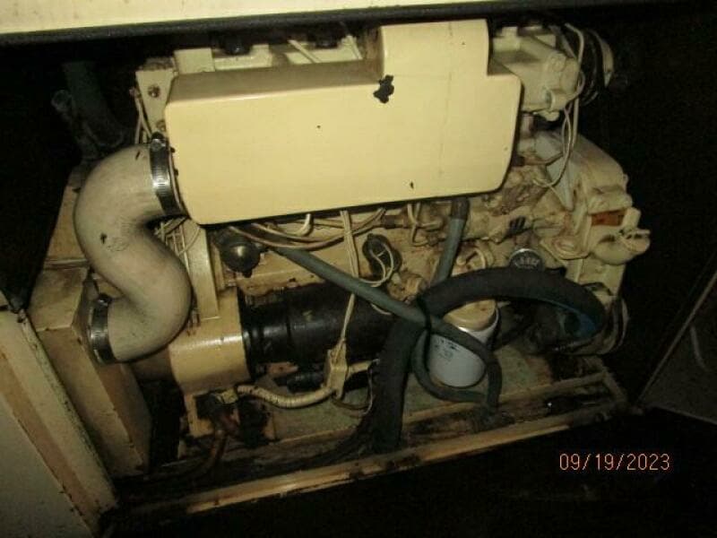 63' Hatteras generator