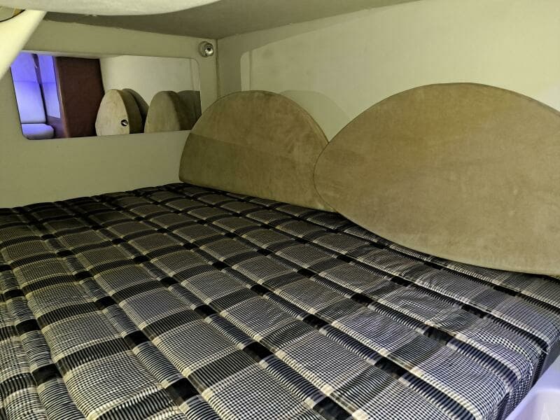 2005 Chaparral 330 Signature Cruiser