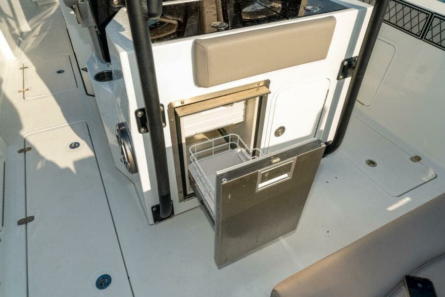 2021 Wellcraft Scarab 302