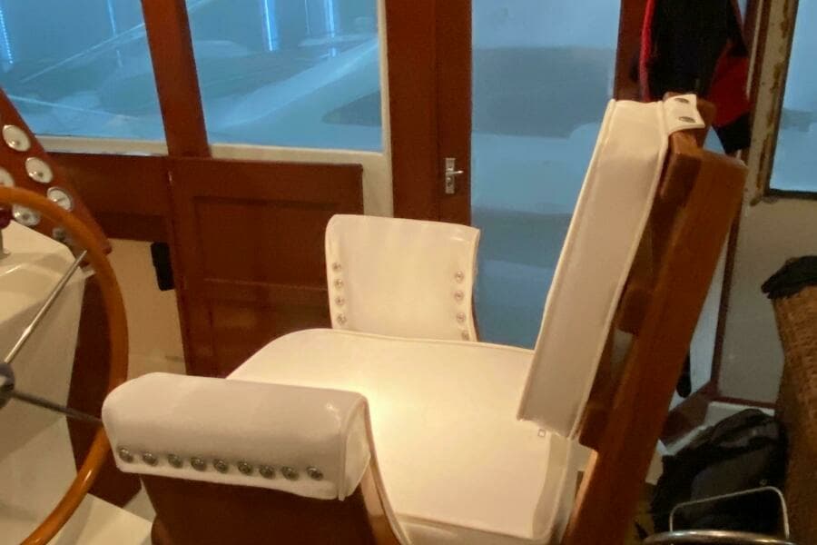 1973 Chris-Craft 47 Commander Flush Deck