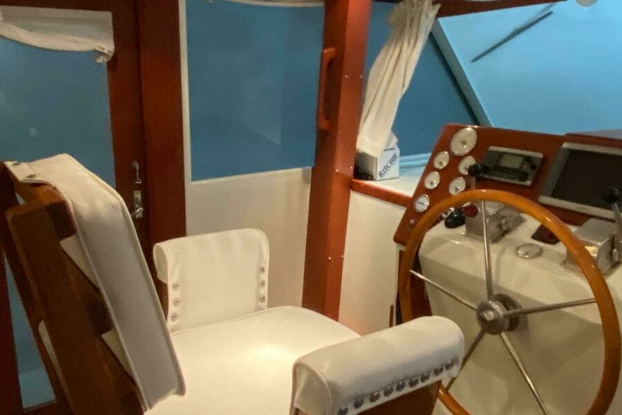 1973 Chris-Craft 47 Commander Flush Deck