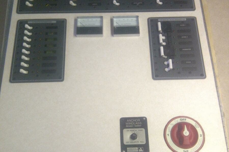 1973 Chris-Craft 47 Commander Flush Deck