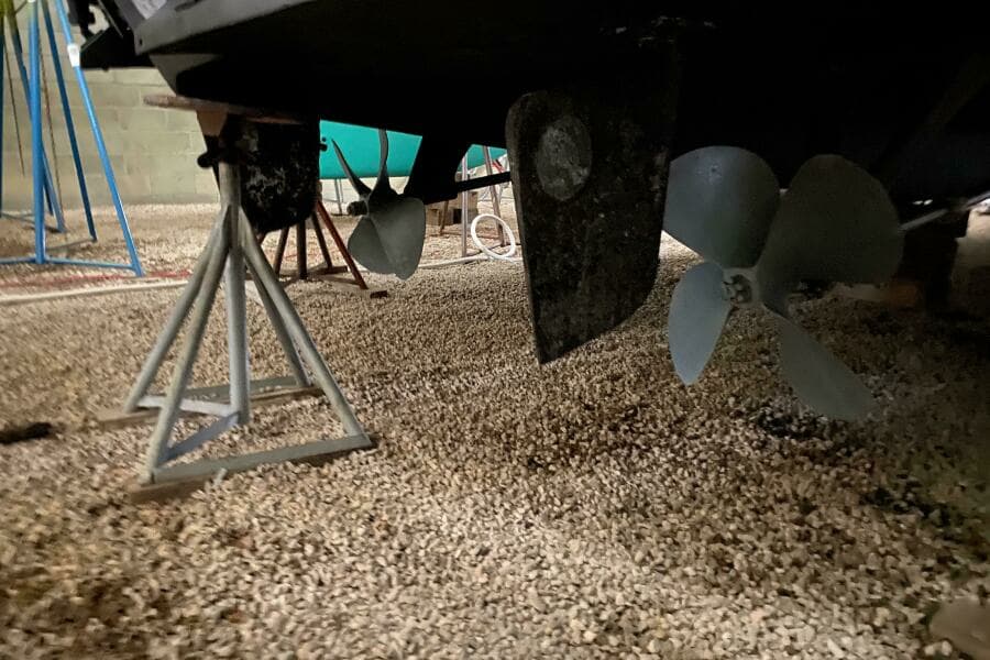 1973 Chris-Craft 47 Commander Flush Deck