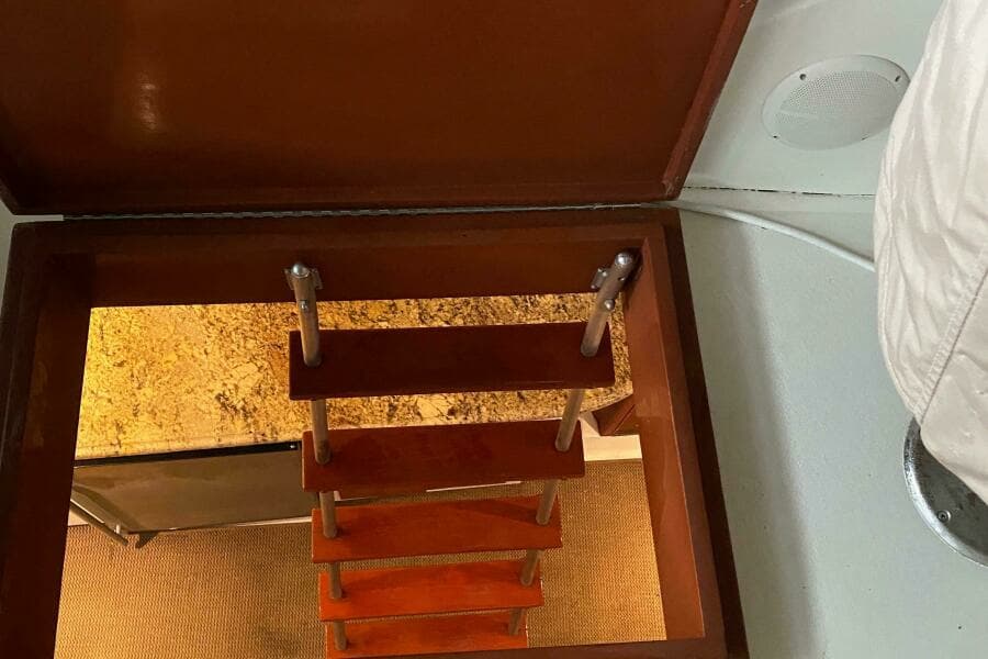 1973 Chris-Craft 47 Commander Flush Deck