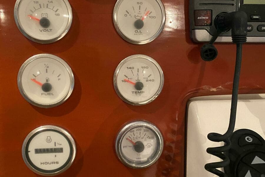 1973 Chris-Craft 47 Commander Flush Deck